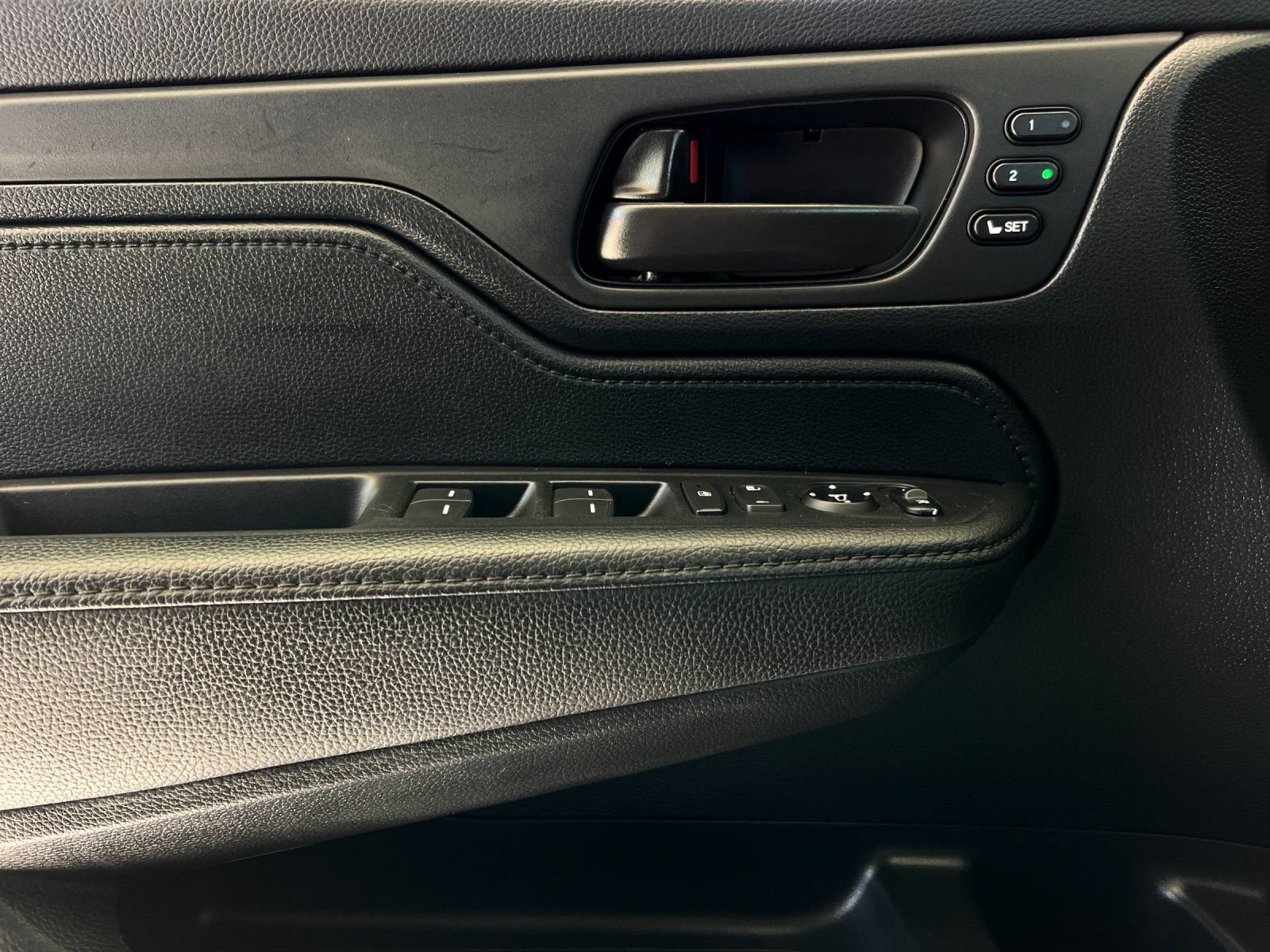 Used 2023 Honda Odyssey EX-L image 11