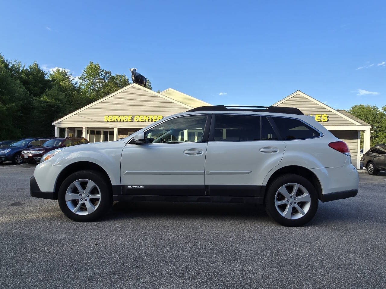 Used 2013 Subaru Outback 2.5i Premium AWD/4WD image 8