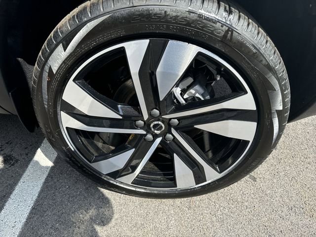 New 2025 Volvo XC40 B5 Plus w/ Protection Package Premier image 33