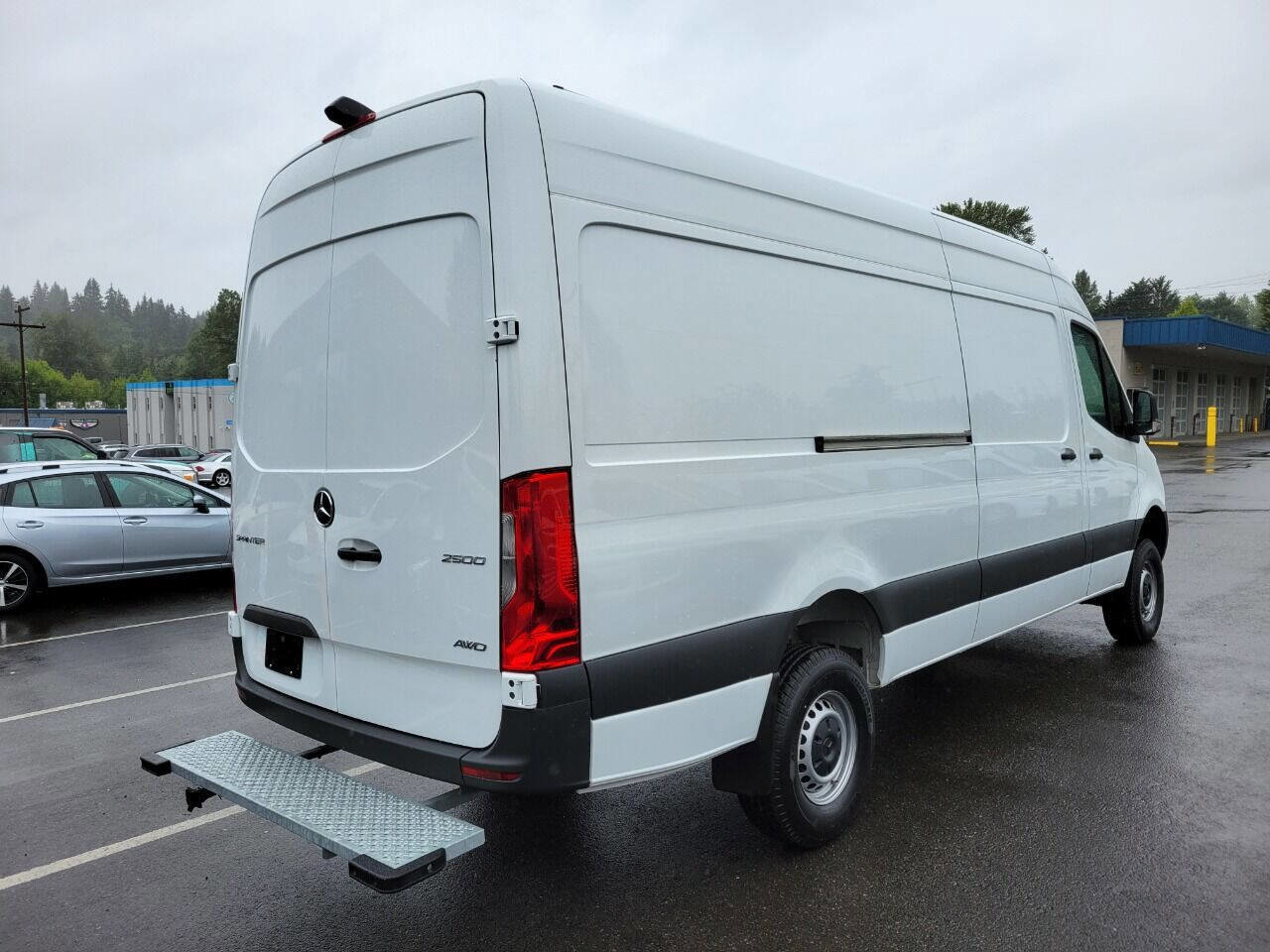 Used 2023 Mercedes-Benz Sprinter 2500 w/ Acoustic Package image 7