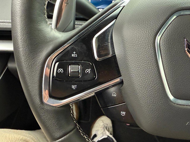 Used 2023 Chevrolet Corvette Stingray Coupe w/ Z51 Performance Package image 18