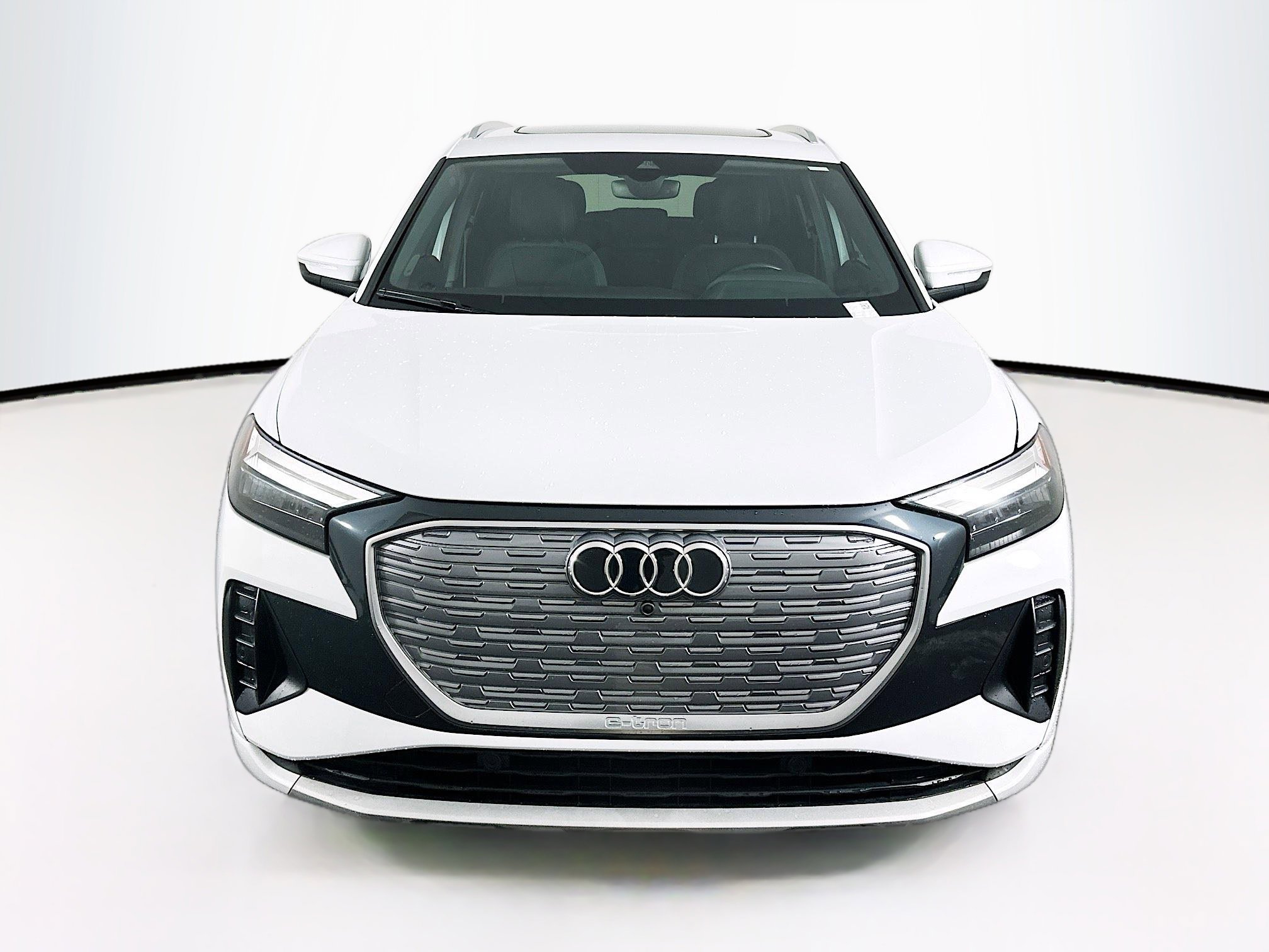 Used 2023 Audi Q4 e-tron Premium Plus w/ Premium Plus image 2