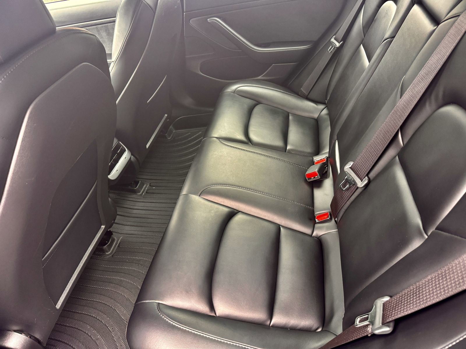 Used 2020 Tesla Model 3 Standard Range Plus RWD image 18