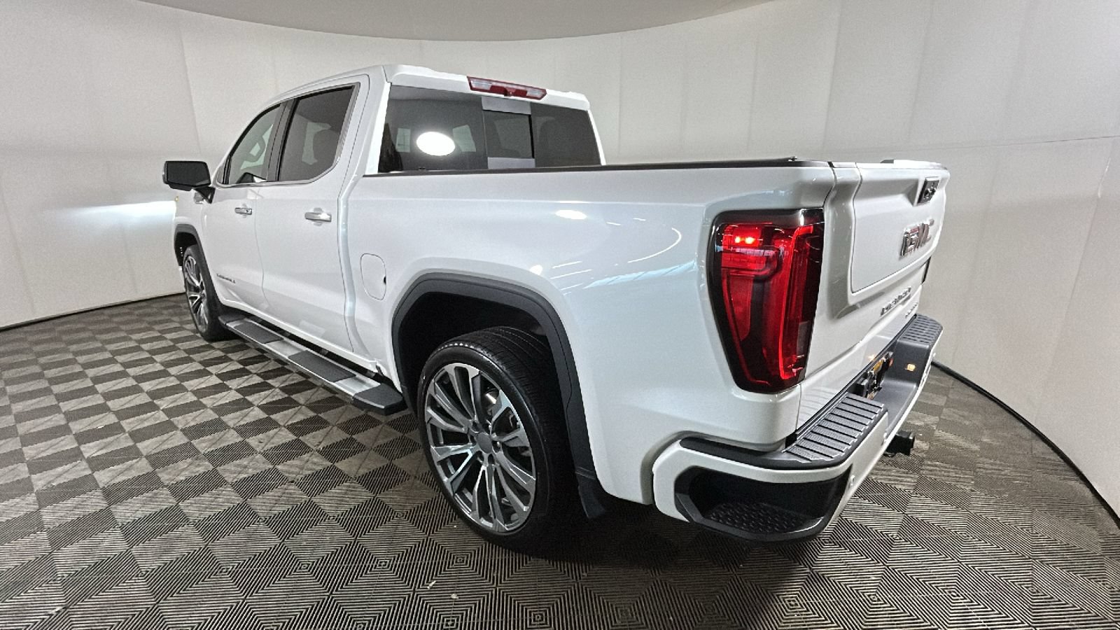 Used 2022 GMC Sierra 1500 Denali AWD/4WD image 5