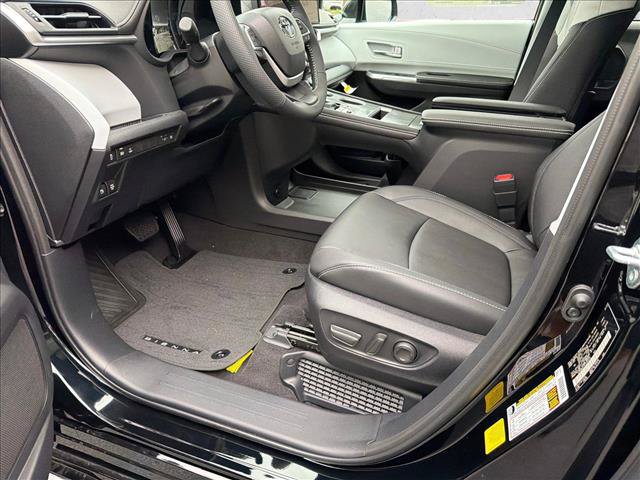 New 2026 Toyota Sienna XSE FWD image 9