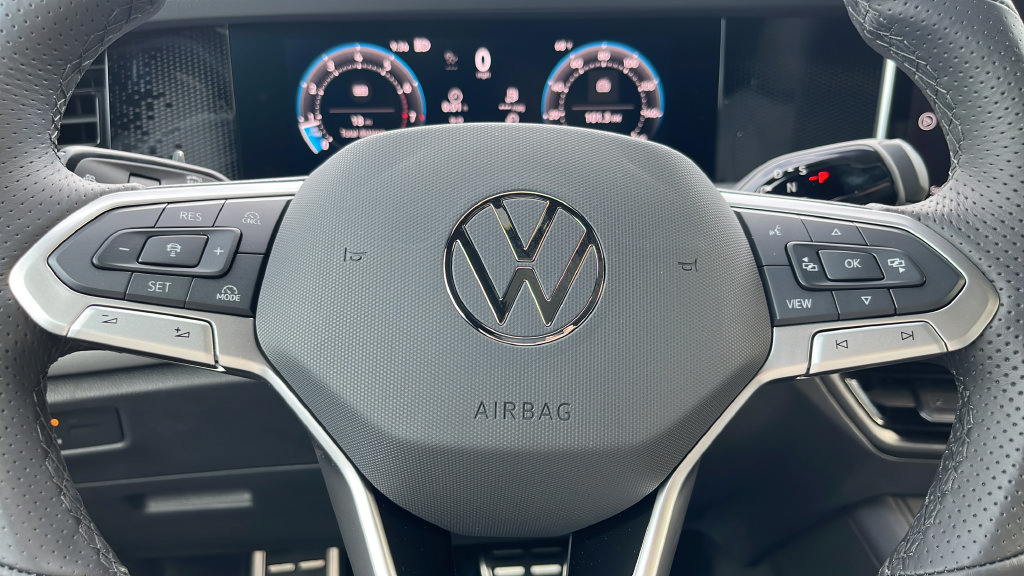 New 2026 Volkswagen Tiguan SE R-Line AWD/4WD image 16