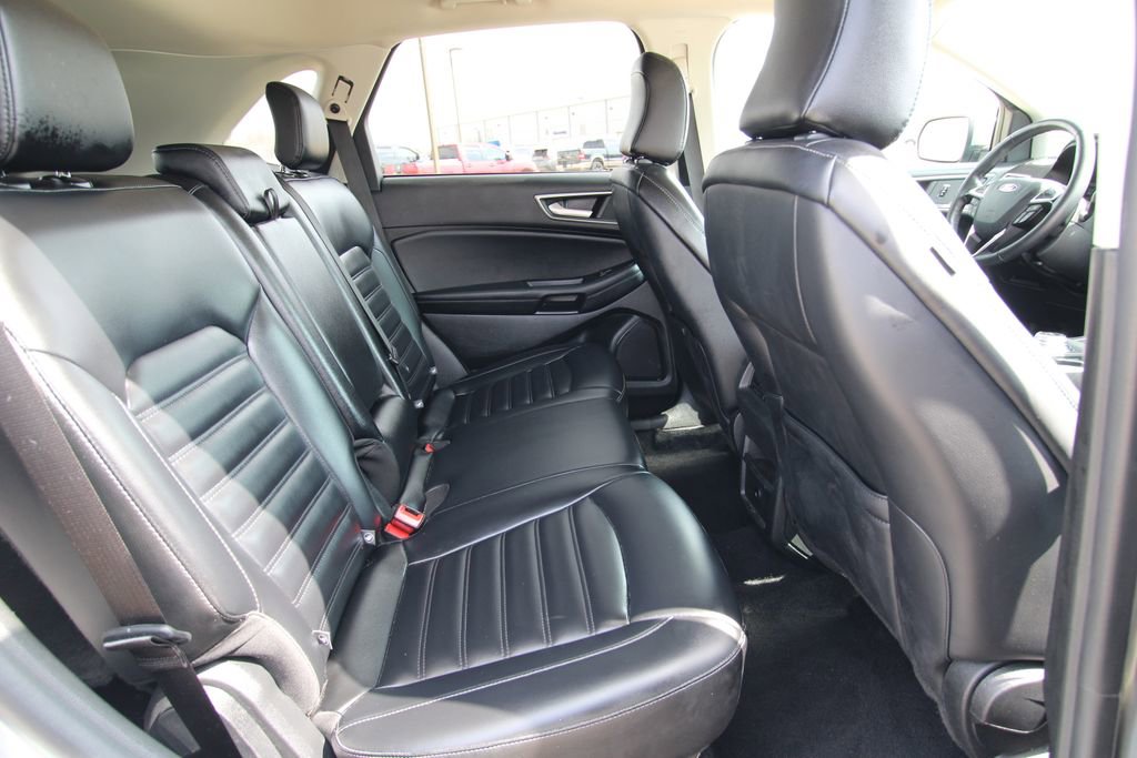 Used 2024 Ford Edge SEL image 9