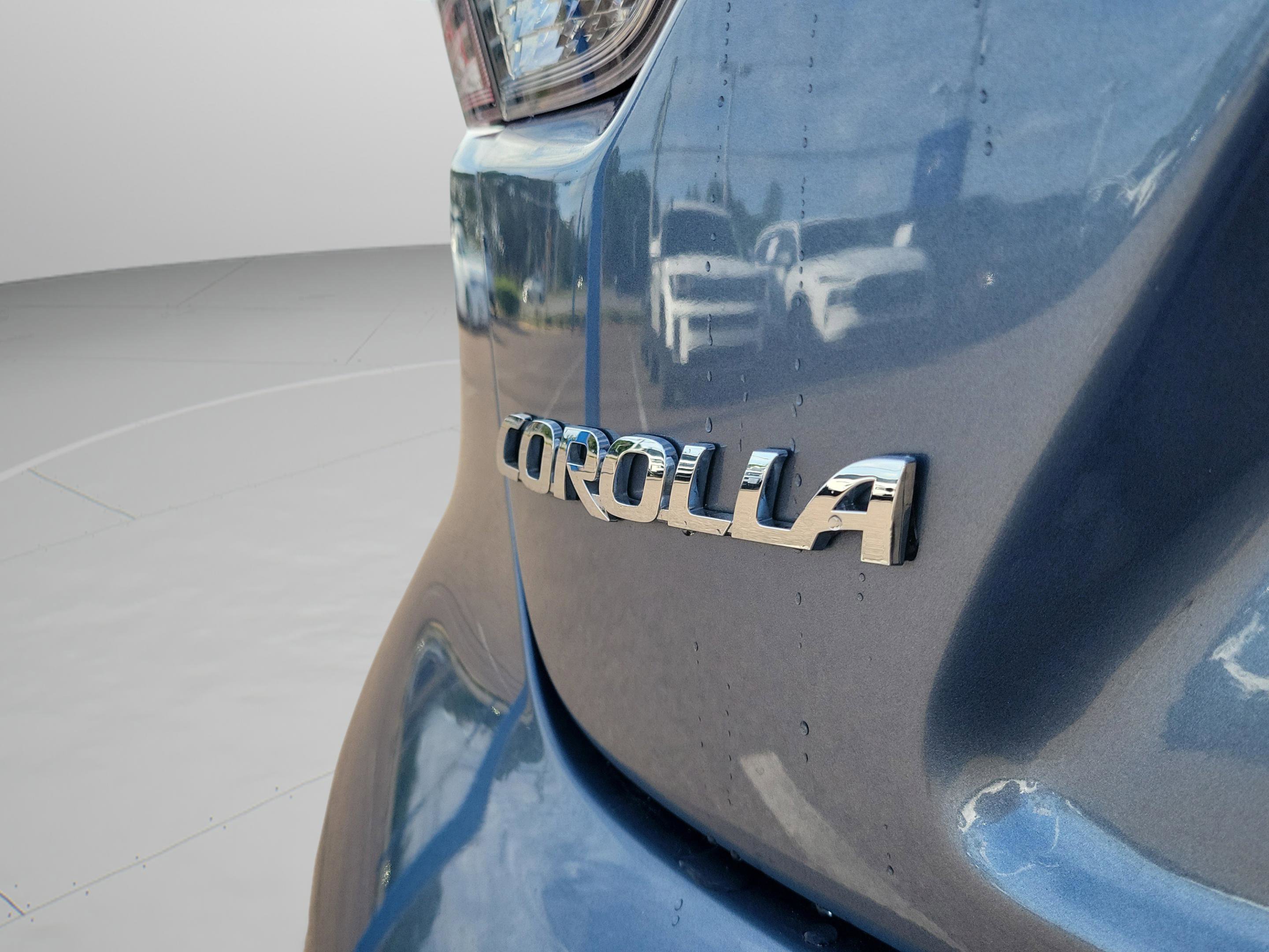 Used 2025 Toyota Corolla LE w/ Convenience Package image 6