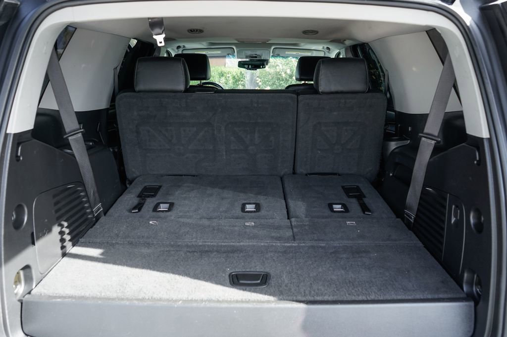 Used 2019 Chevrolet Tahoe LT w/ LT Midnight Edition RWD image 10