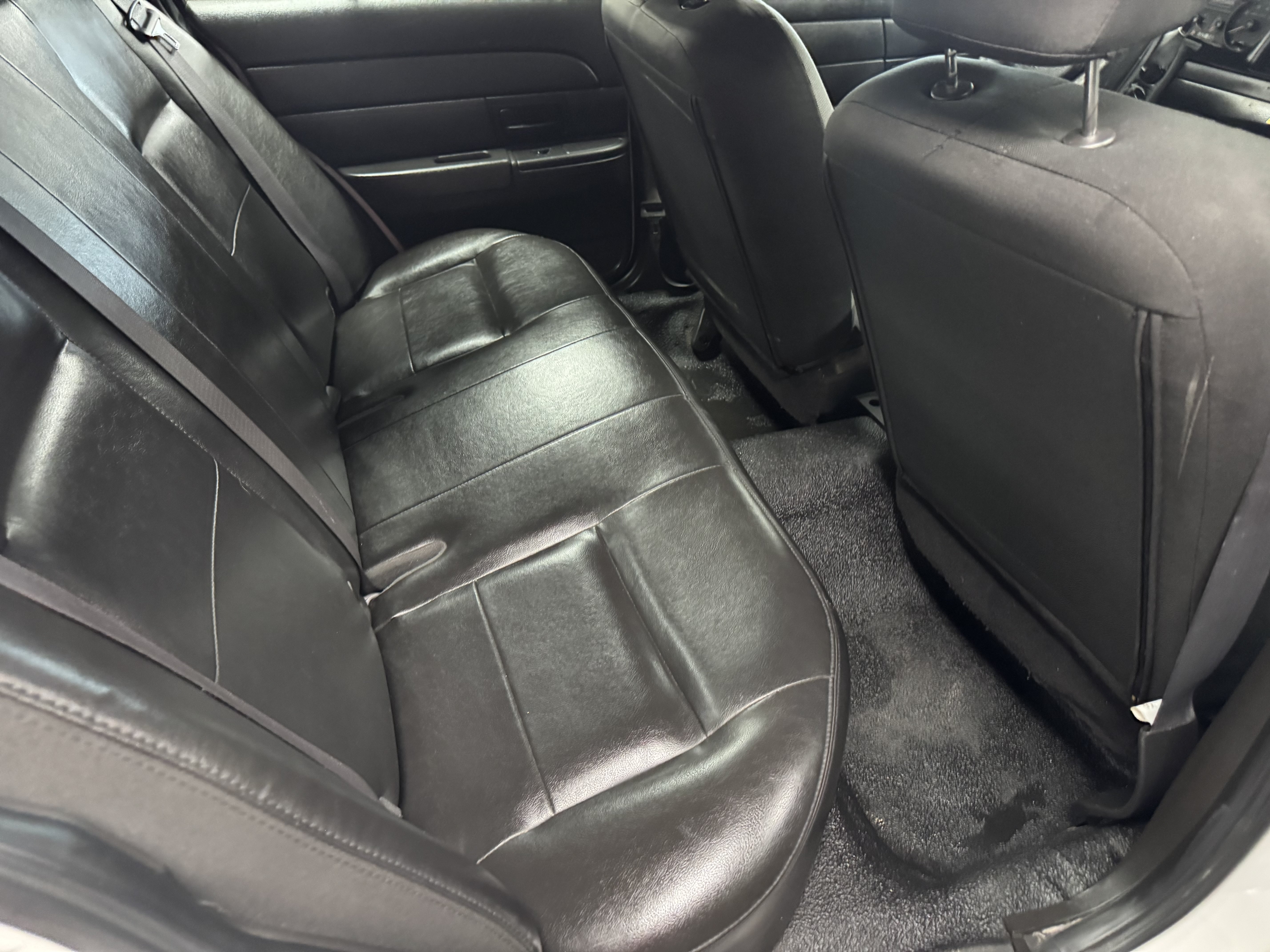 Used 2009 Ford Crown Victoria Police Interceptor RWD image 12