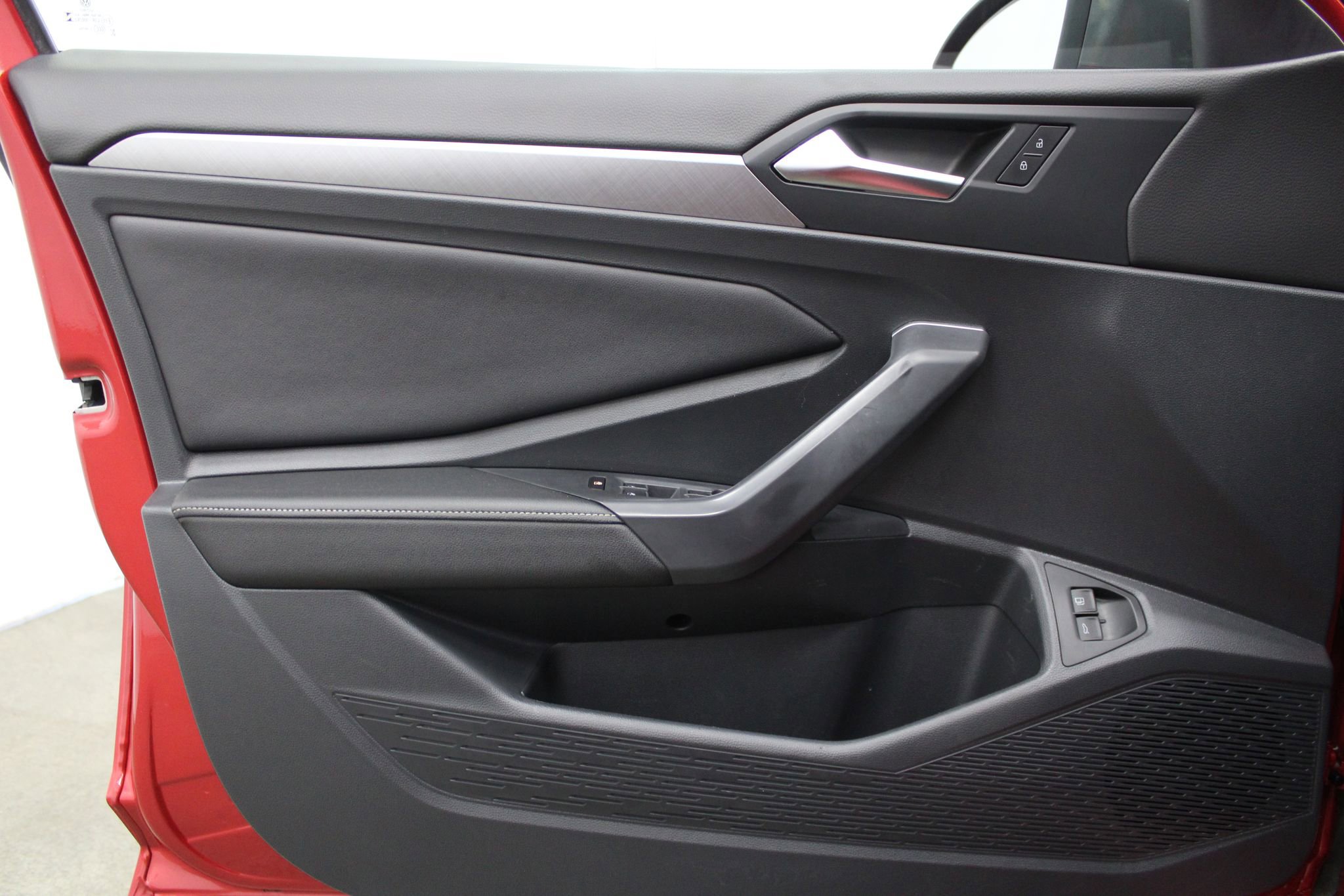 Used 2023 Volkswagen Jetta SE image 9