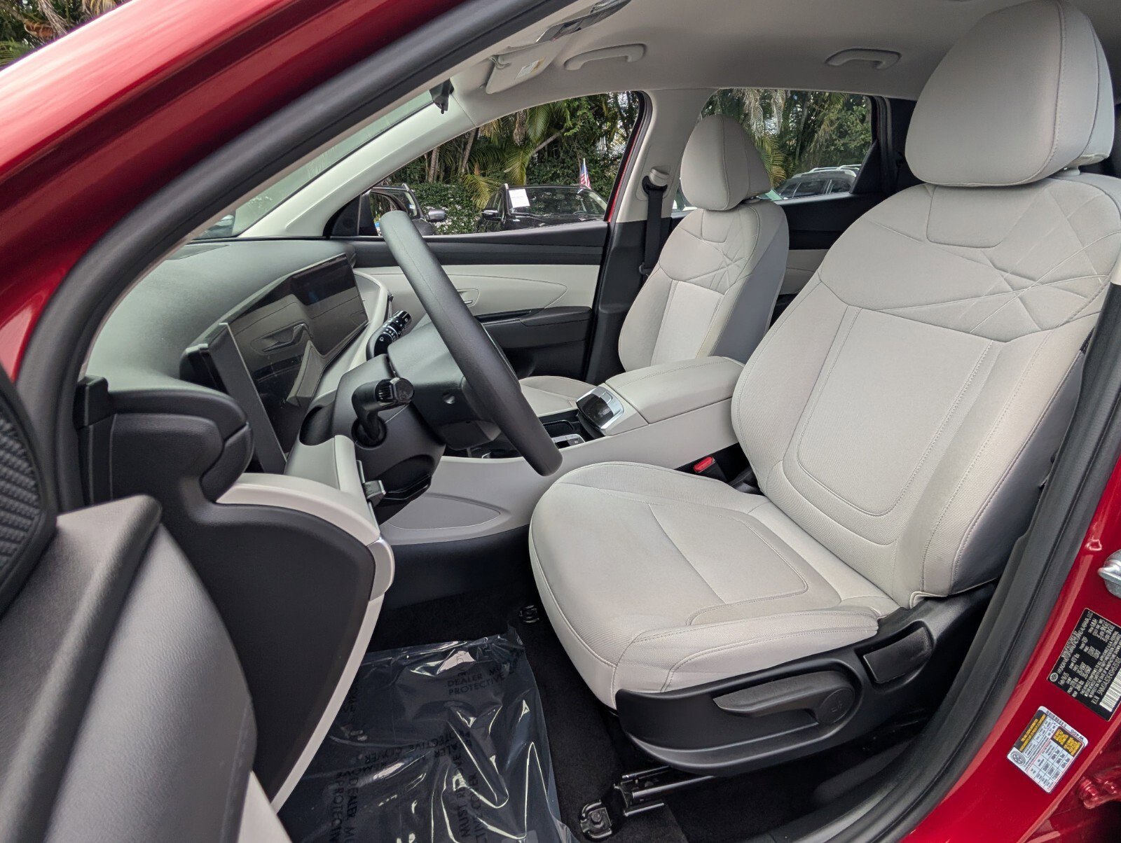 Used 2025 Hyundai Tucson SE image 10