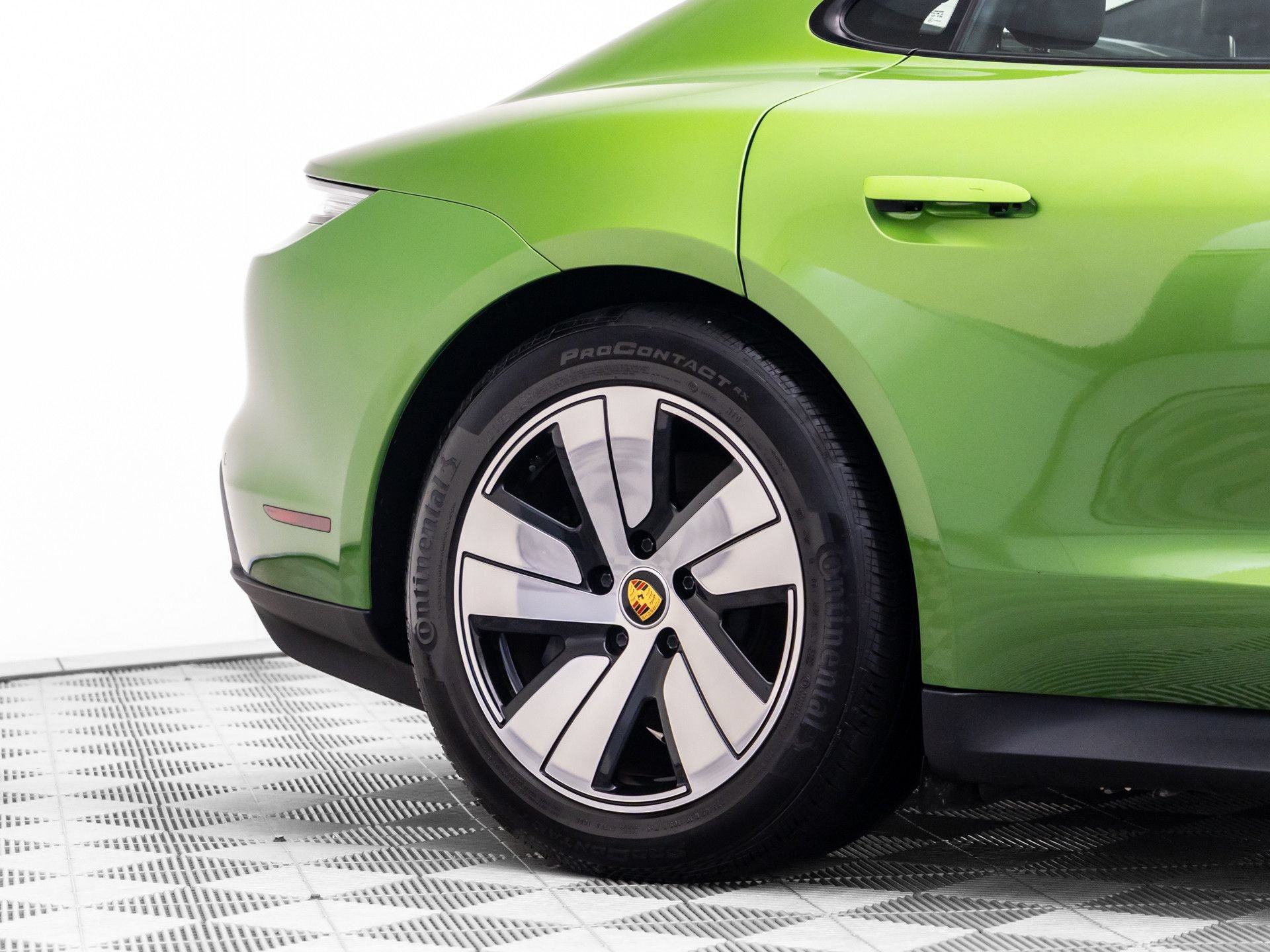 Certified 2023 Porsche Taycan RWD image 37