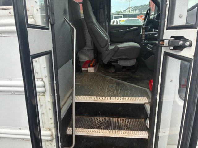 Used 2007 Chevrolet Express 3500 image 21