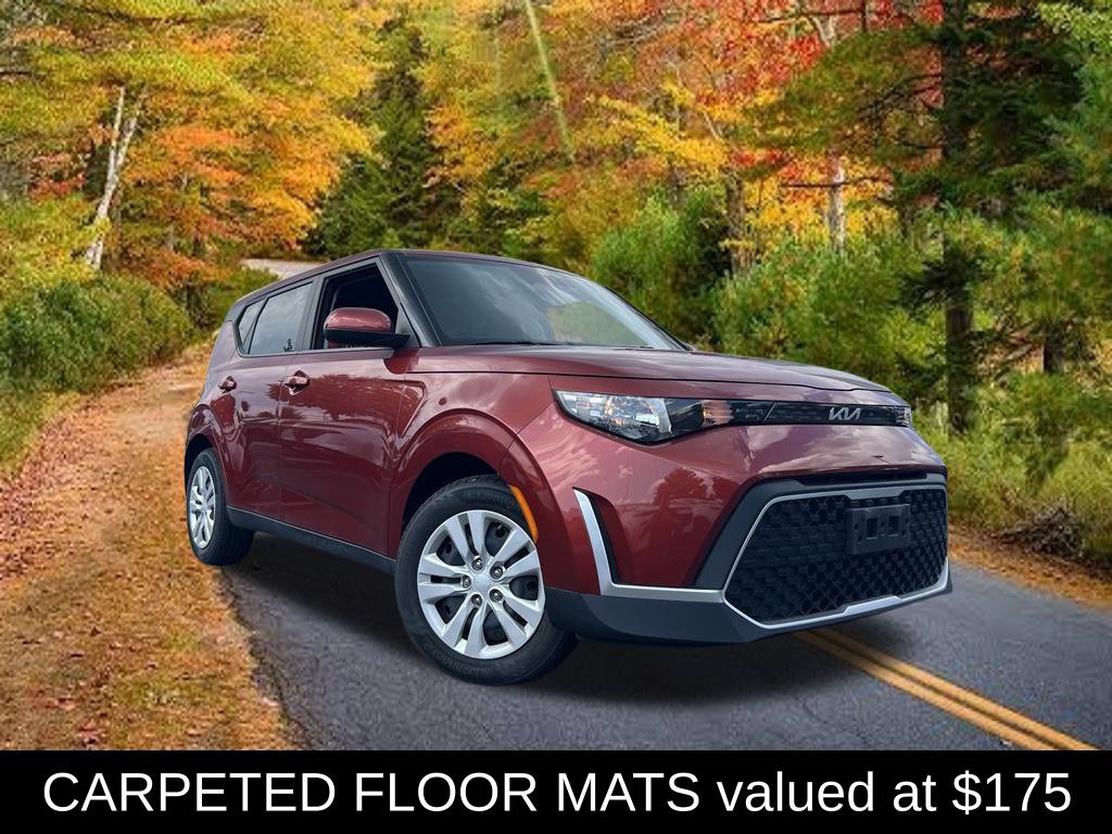 Used 2023 Kia Soul LX FWD image 2
