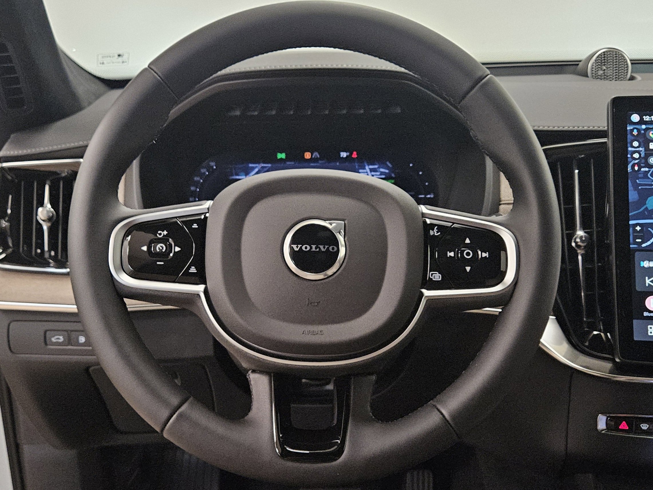New 2026 Volvo XC90 T8 Plus w/ Protection Package AWD/4WD image 36