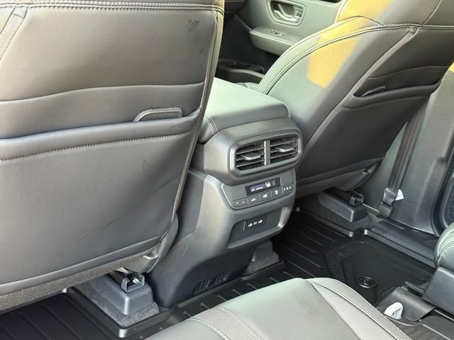 Used 2025 Honda Pilot EX-L image 30