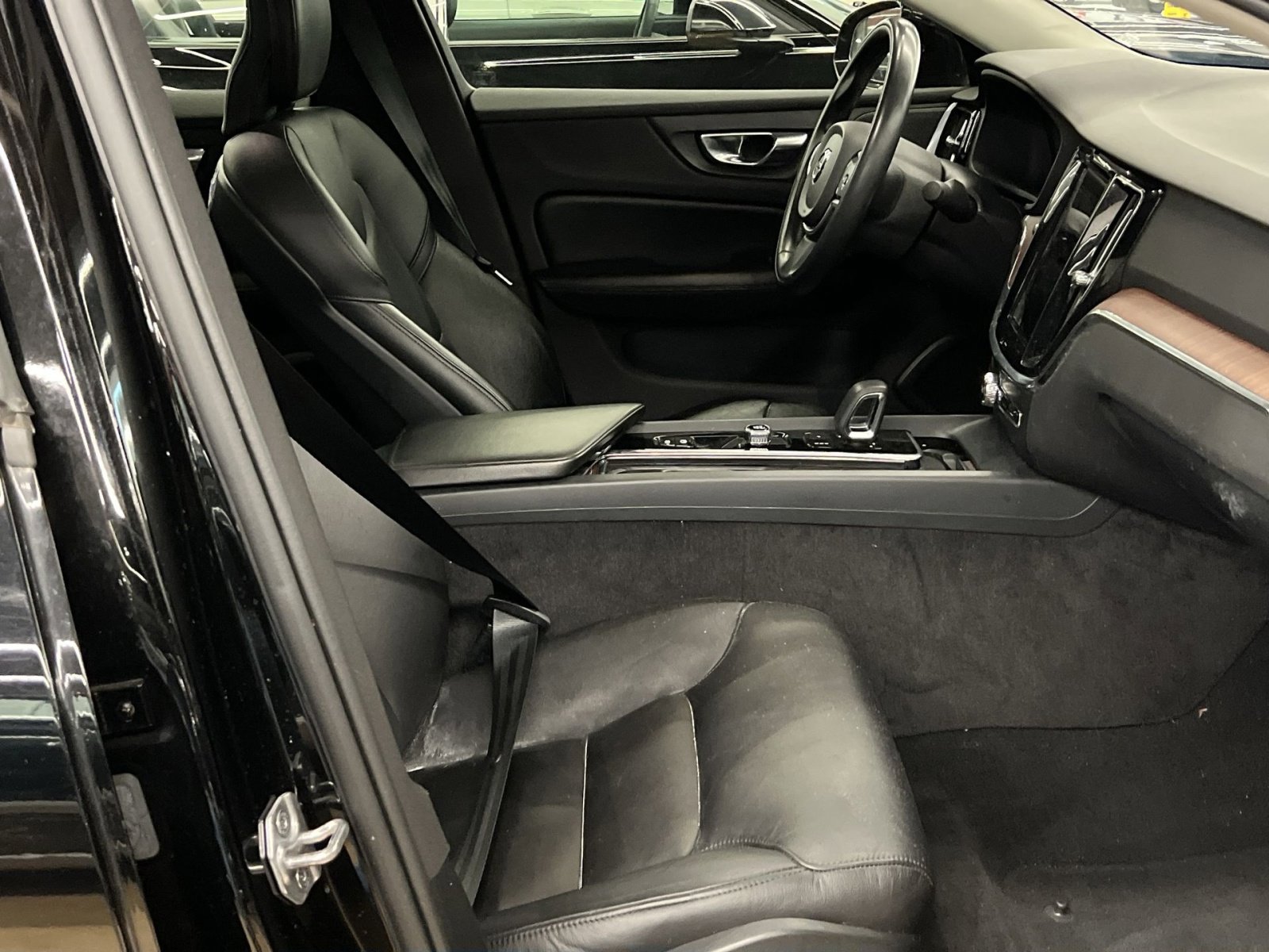 Used 2022 Volvo S60 B5 Inscription FWD image 24