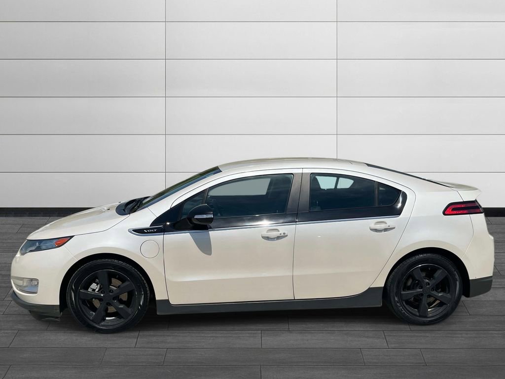Used 2013 Chevrolet Volt Premium w/ Premium Trim Package image 2