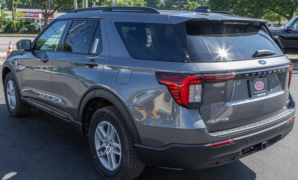 New 2026 Ford Explorer Active AWD/4WD image 4