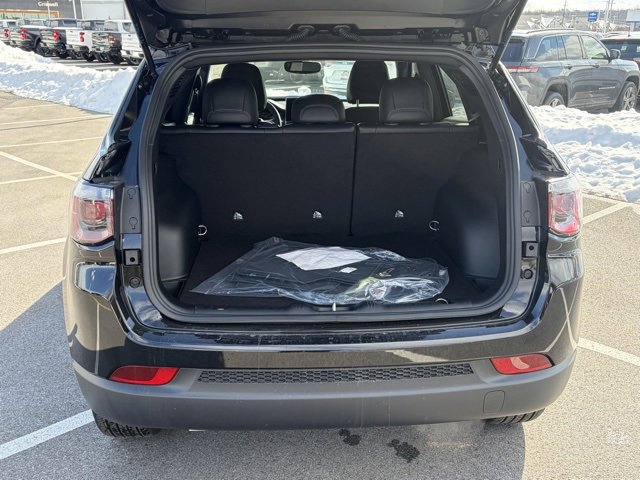 New 2026 Jeep Compass Latitude image 7