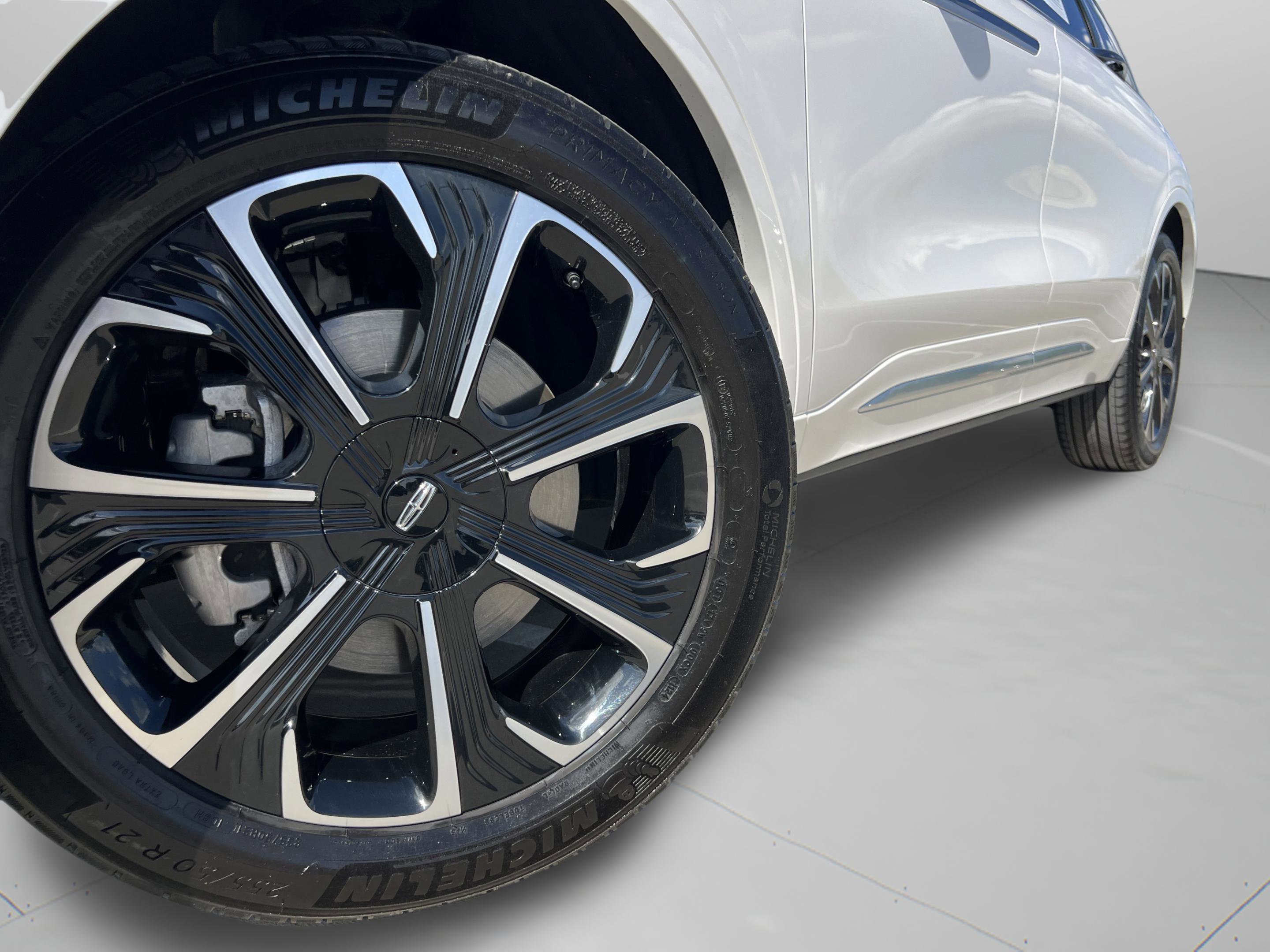 Used 2024 Lincoln Nautilus Reserve w/ Equipment Group 202A image 37