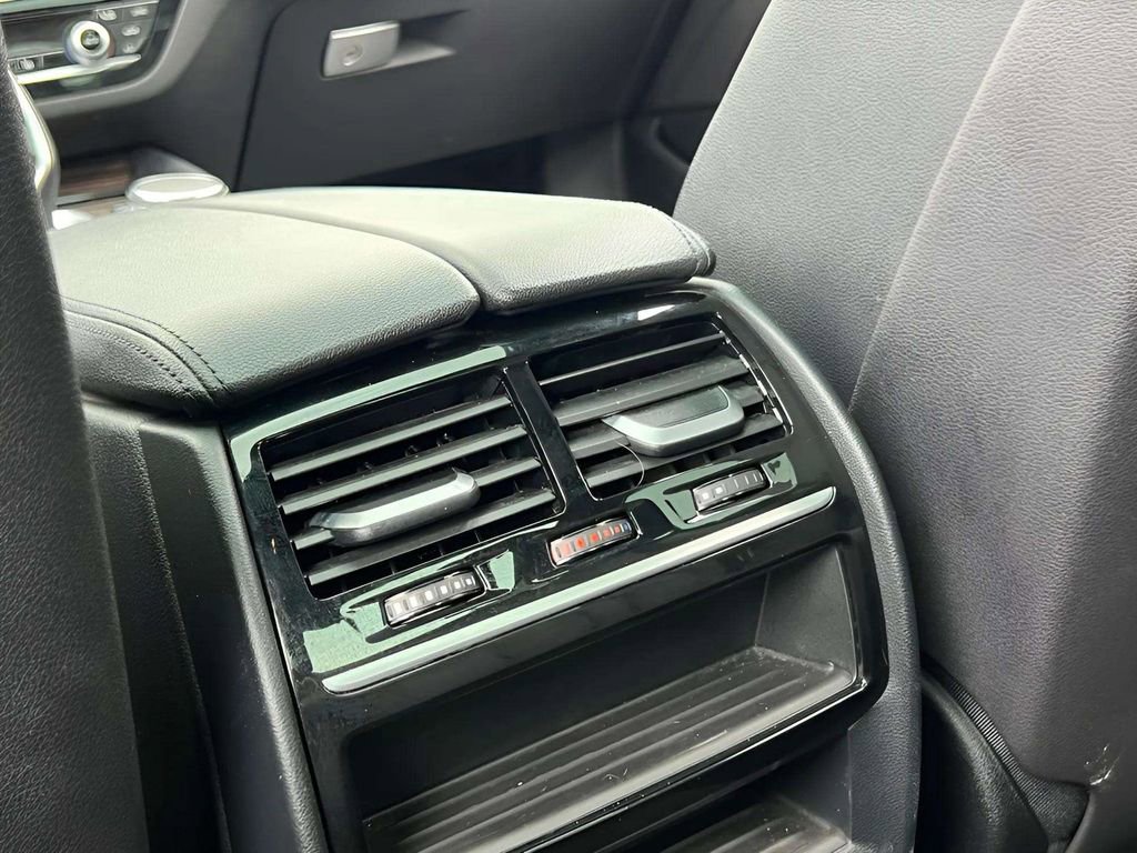 Used 2018 BMW 530e xDrive AWD/4WD image 15