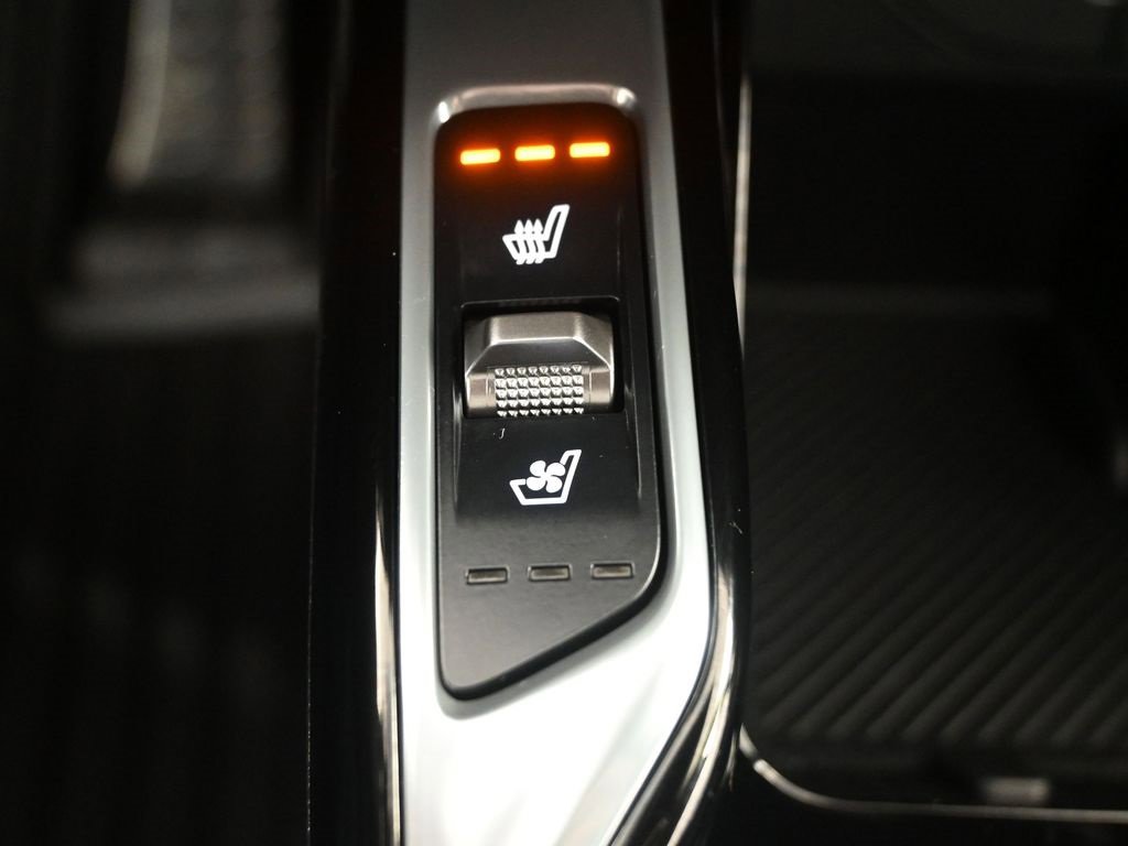 Certified 2025 Kia Sorento SX Prestige w/ Sage Leather Package image 24