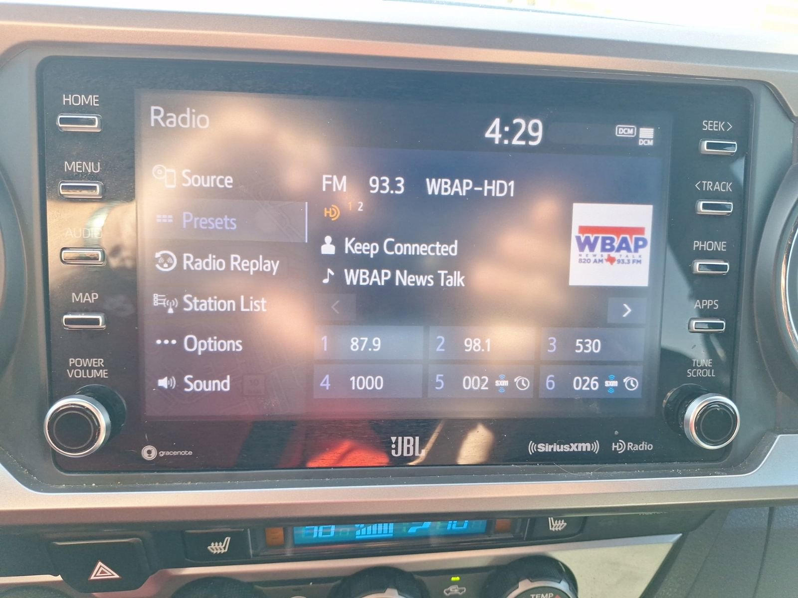 Used 2022 Toyota Tacoma Limited image 33