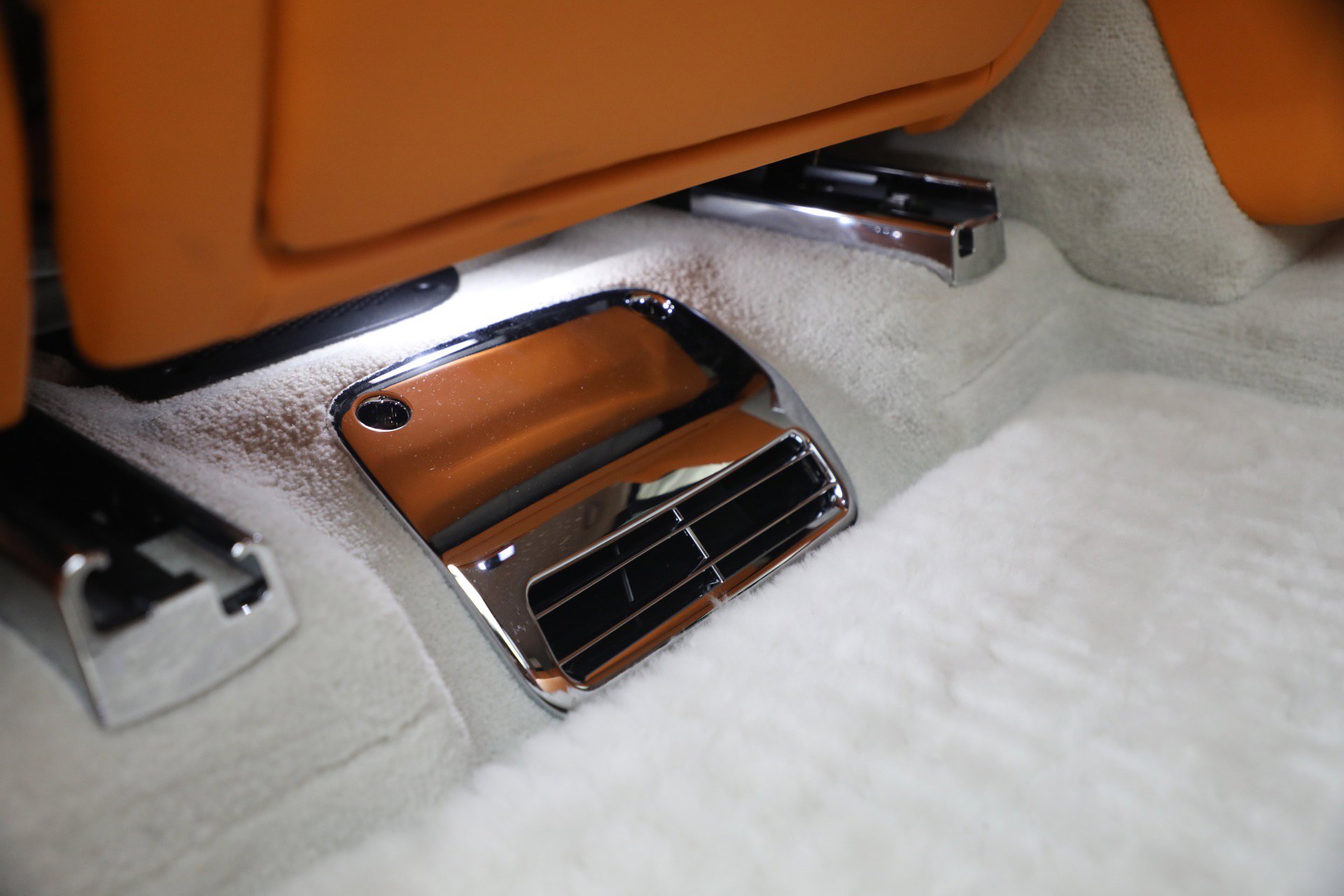 Certified 2023 Rolls-Royce Cullinan Black Badge w/ Driver's Package image 32