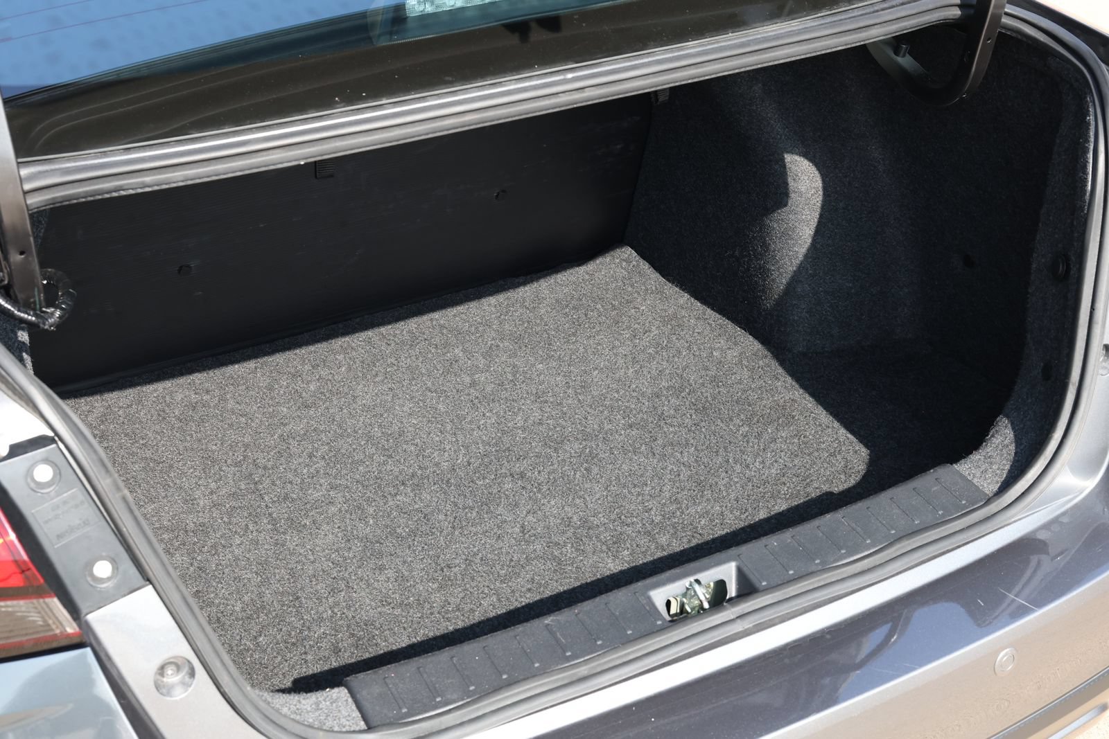 Used 2025 Nissan Versa S w/ Trunk Package FWD image 31