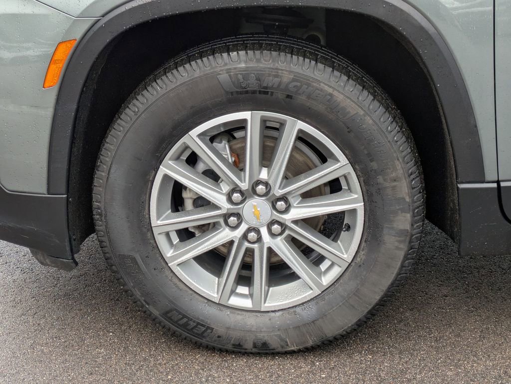 Used 2023 Chevrolet Traverse LT image 10
