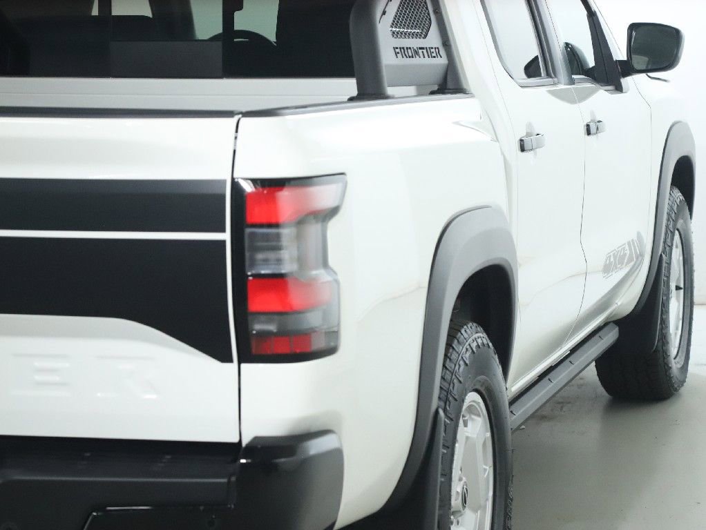 Certified 2024 Nissan Frontier SV w/ Hardbody Edition image 45