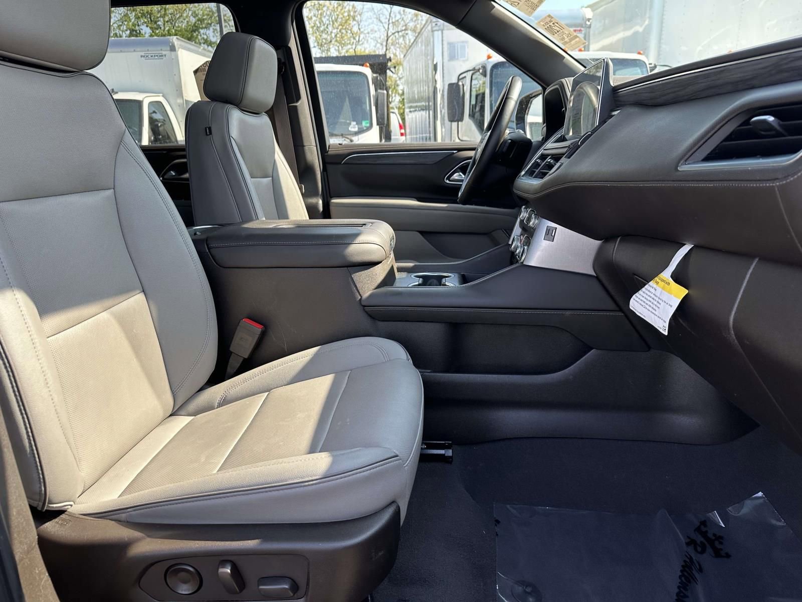 Certified 2023 GMC Yukon XL SLT w/ SLT Premium Package AWD/4WD image 26