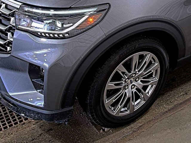 Used 2025 Ford Explorer Platinum image 14
