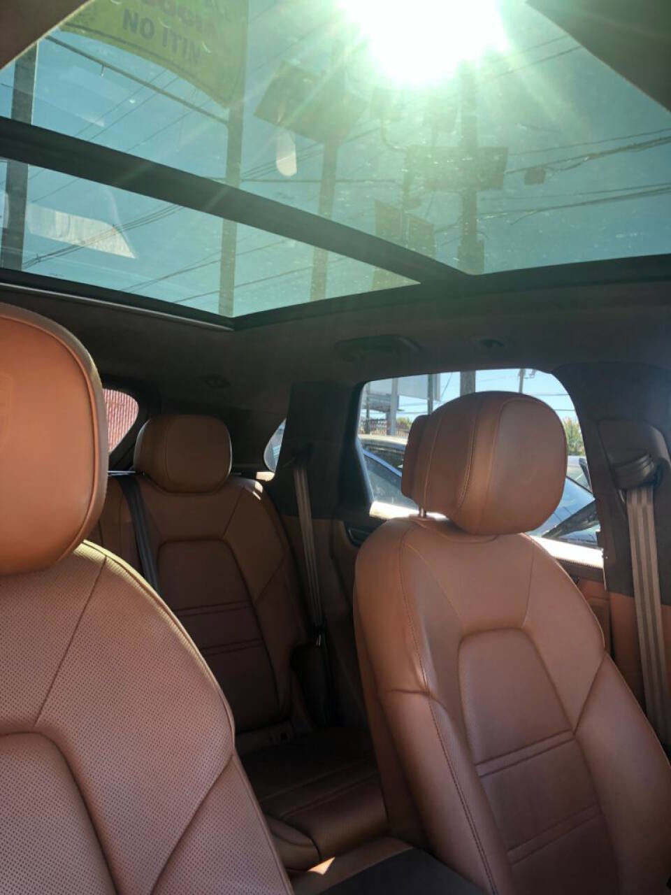 Used 2019 Porsche Cayenne Turbo w/ Sportdesign Package image 15