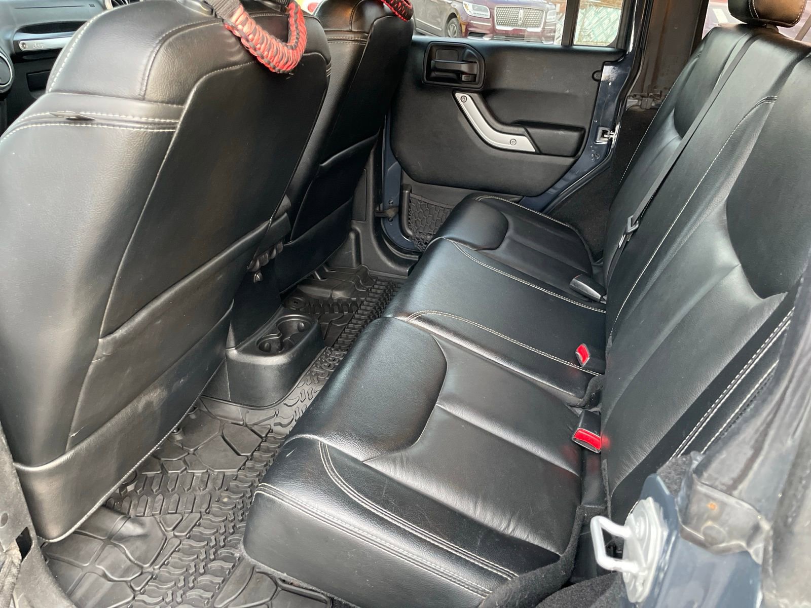 Used 2017 Jeep Wrangler Unlimited Sahara w/ Connectivity Group image 9