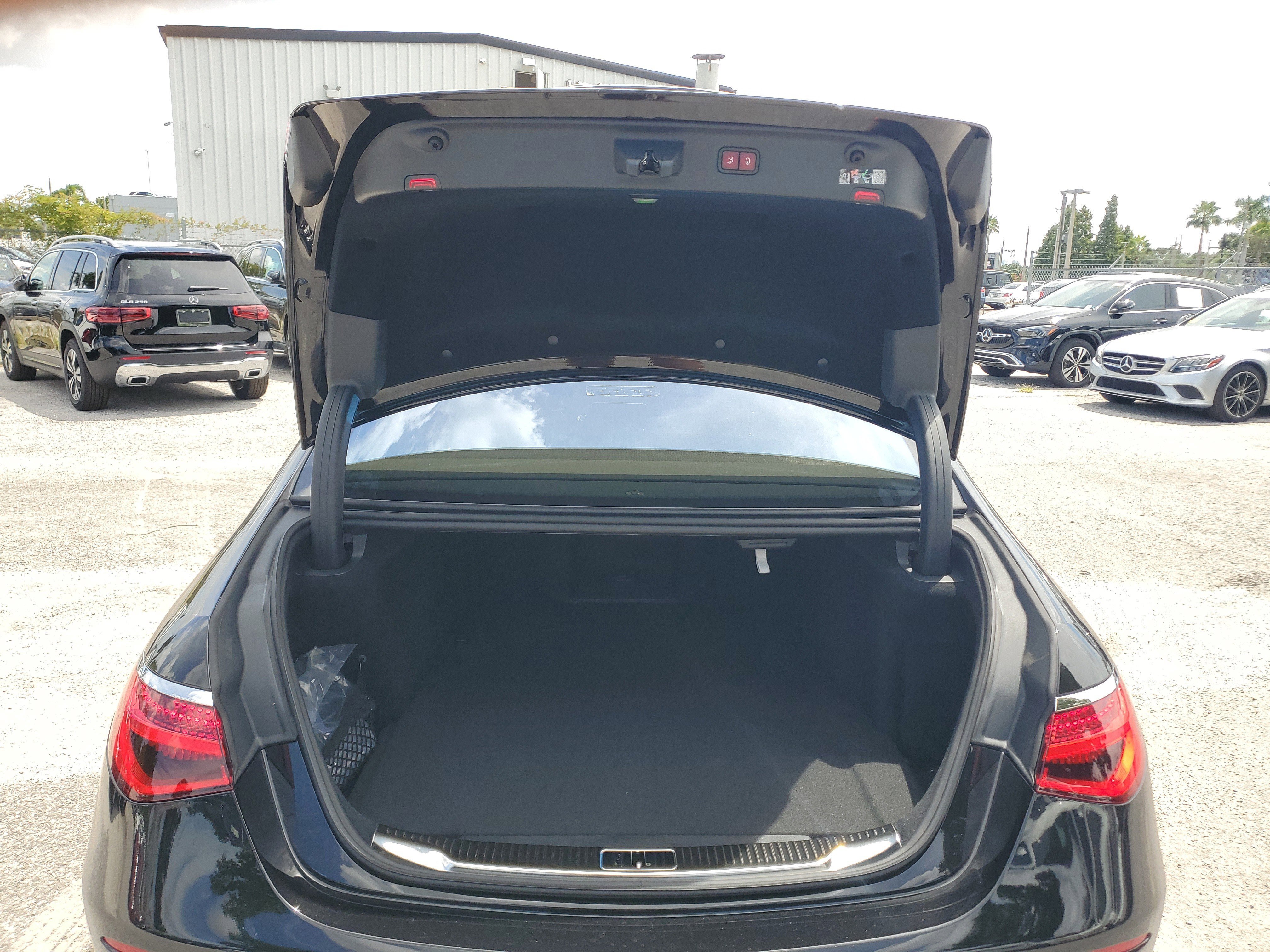New 2026 Mercedes-Benz S 580e 4MATIC Sedan image 8