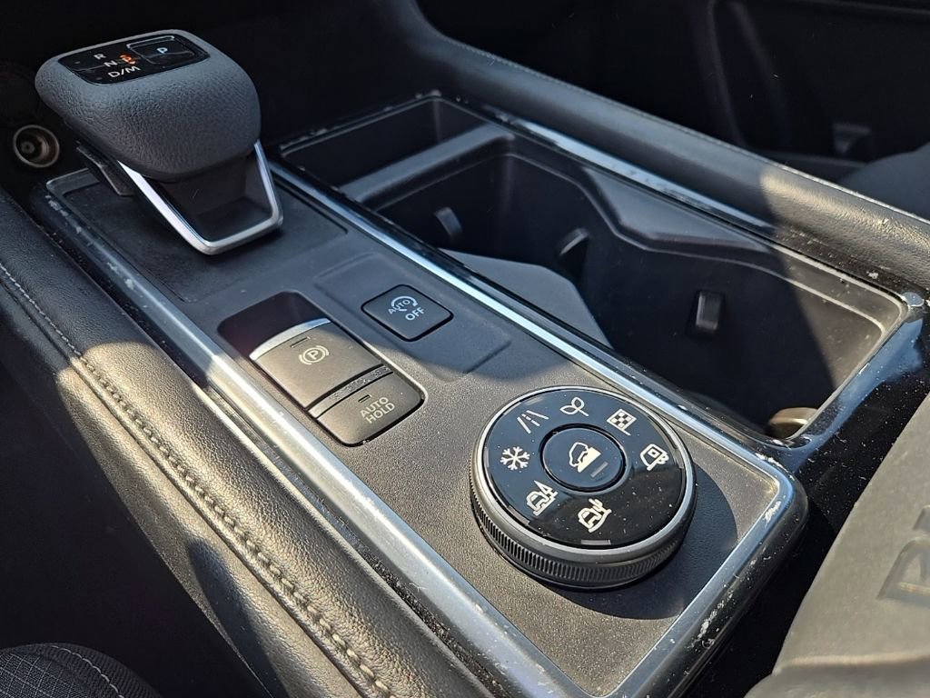 Used 2023 Nissan Pathfinder SV w/ SV Premium Package image 22