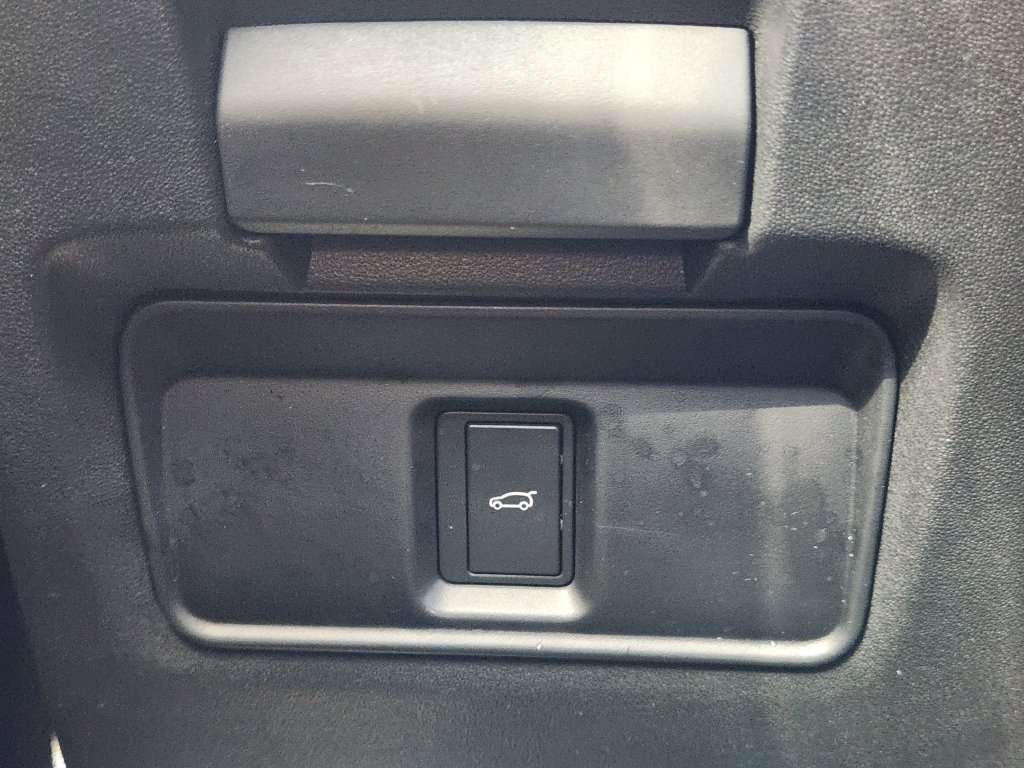 Used 2025 Land Rover Discovery Sport Dynamic SE AWD/4WD image 24