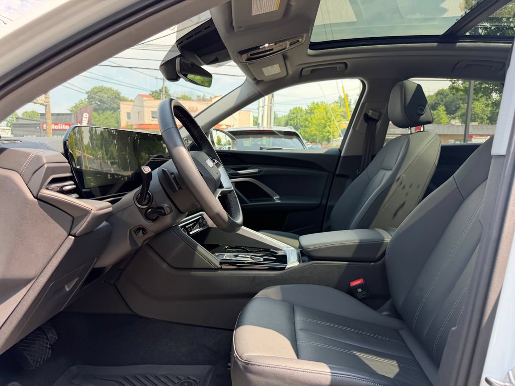 Used 2025 Audi Q5 Premium w/ Convenience Package AWD/4WD image 18