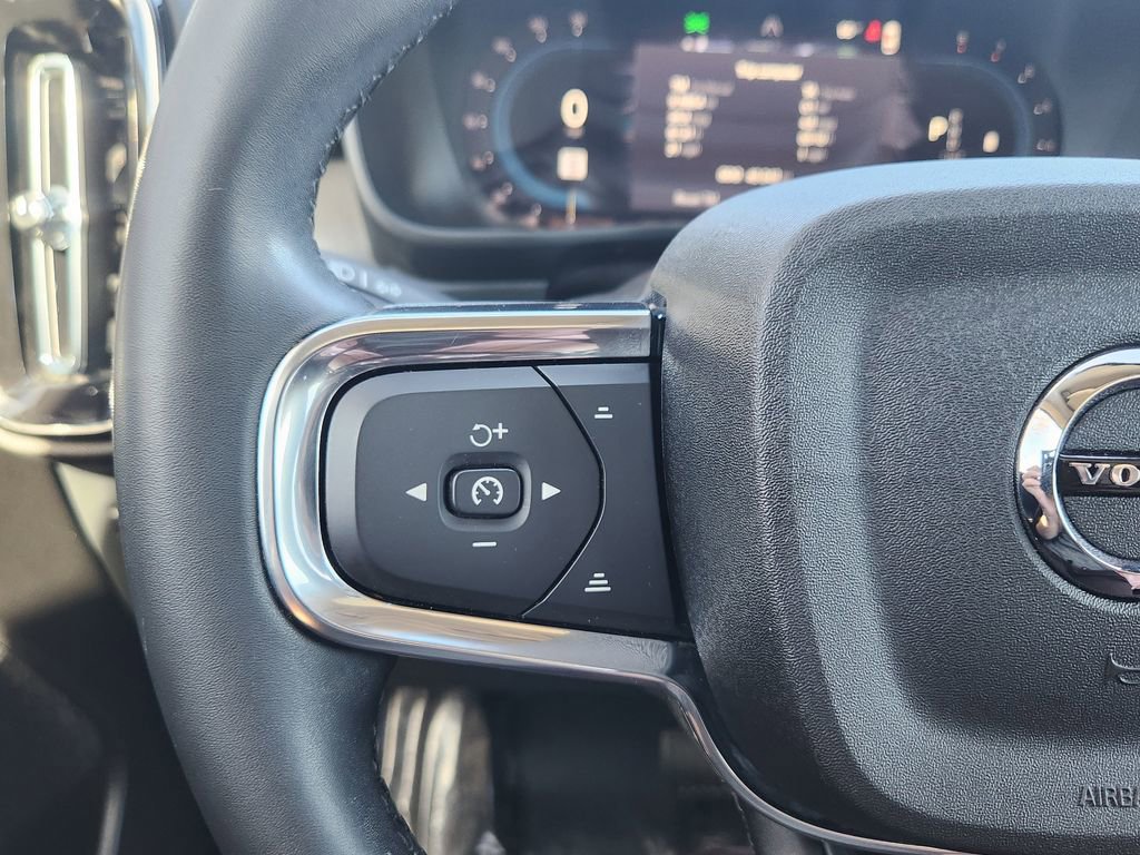 Used 2023 Volvo XC40 B5 Plus w/ Climate Package image 16