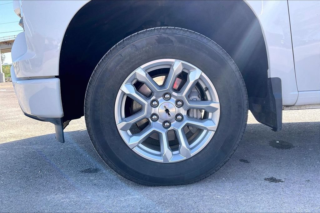 Used 2026 Chevrolet Silverado 1500 RST AWD/4WD image 9