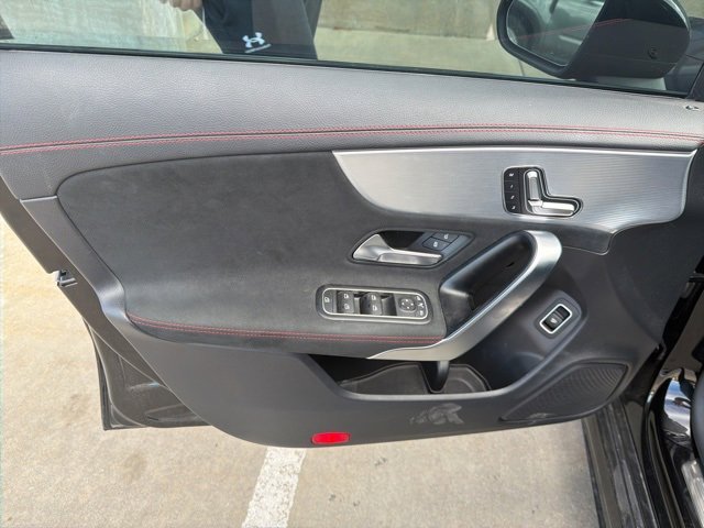 Used 2022 Mercedes-Benz CLA 250 image 11