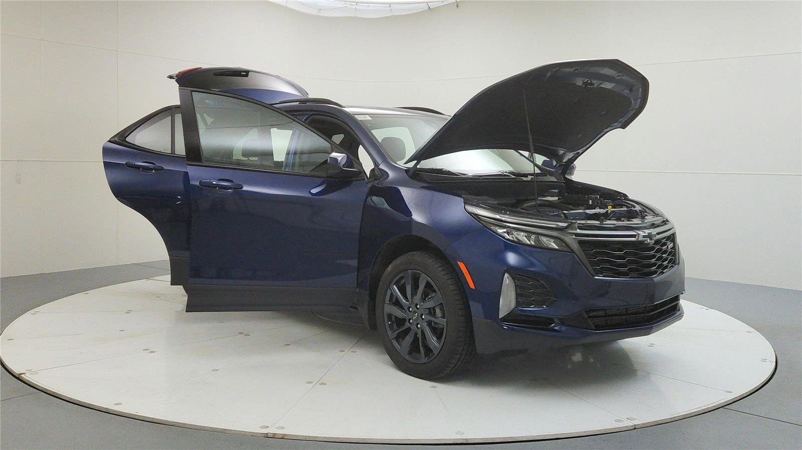 Used 2023 Chevrolet Equinox RS AWD/4WD image 9