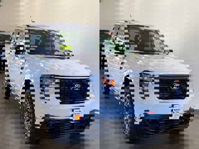 New 2025 Ford Maverick XLT image 2