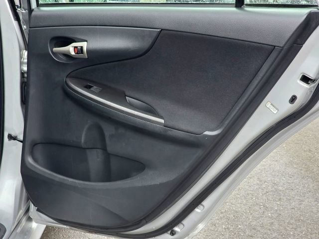 Used 2009 Toyota Corolla S image 30