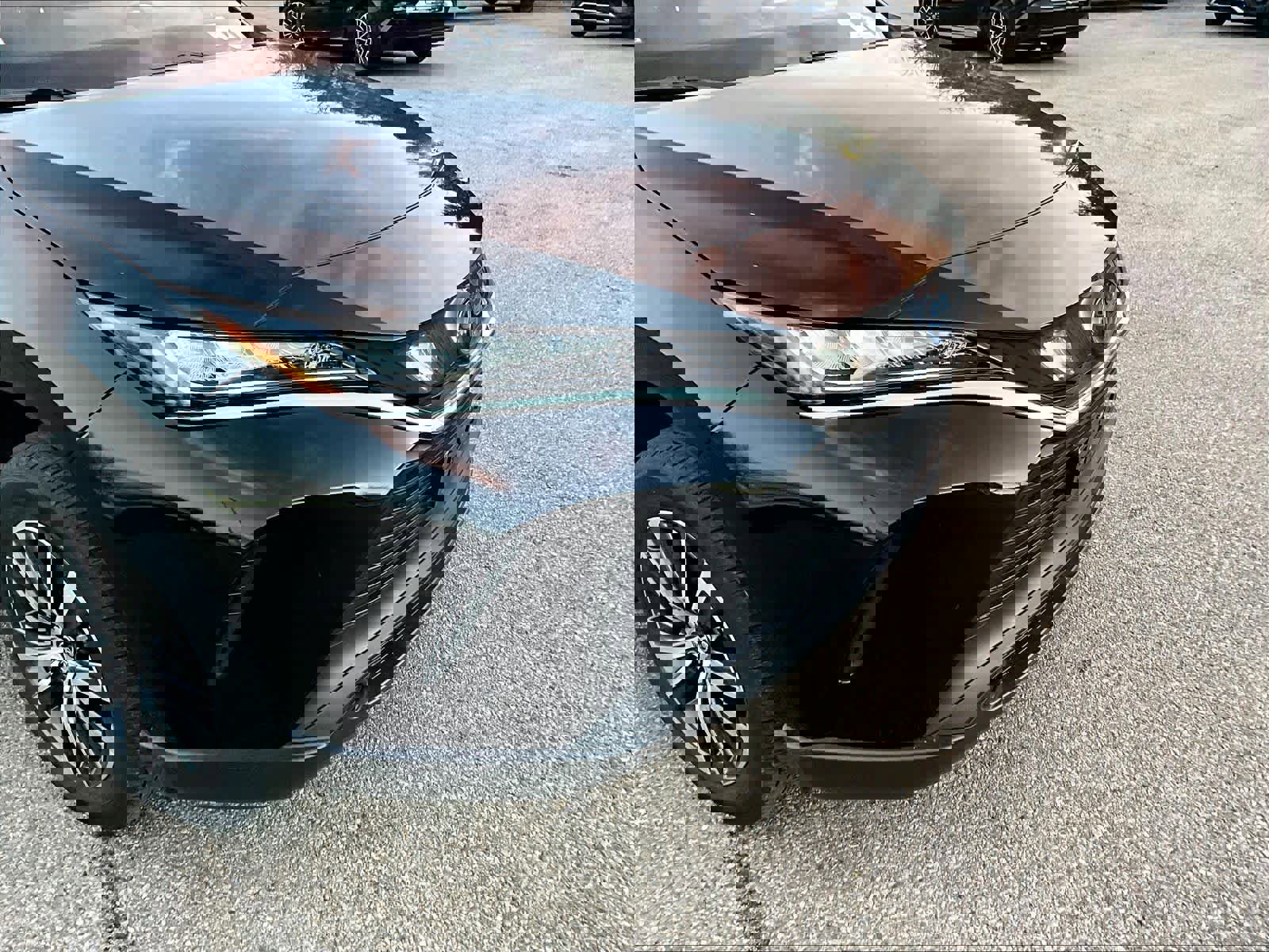 Used 2021 Toyota Venza LE w/ Carpet Mat Package (TMS) image 5