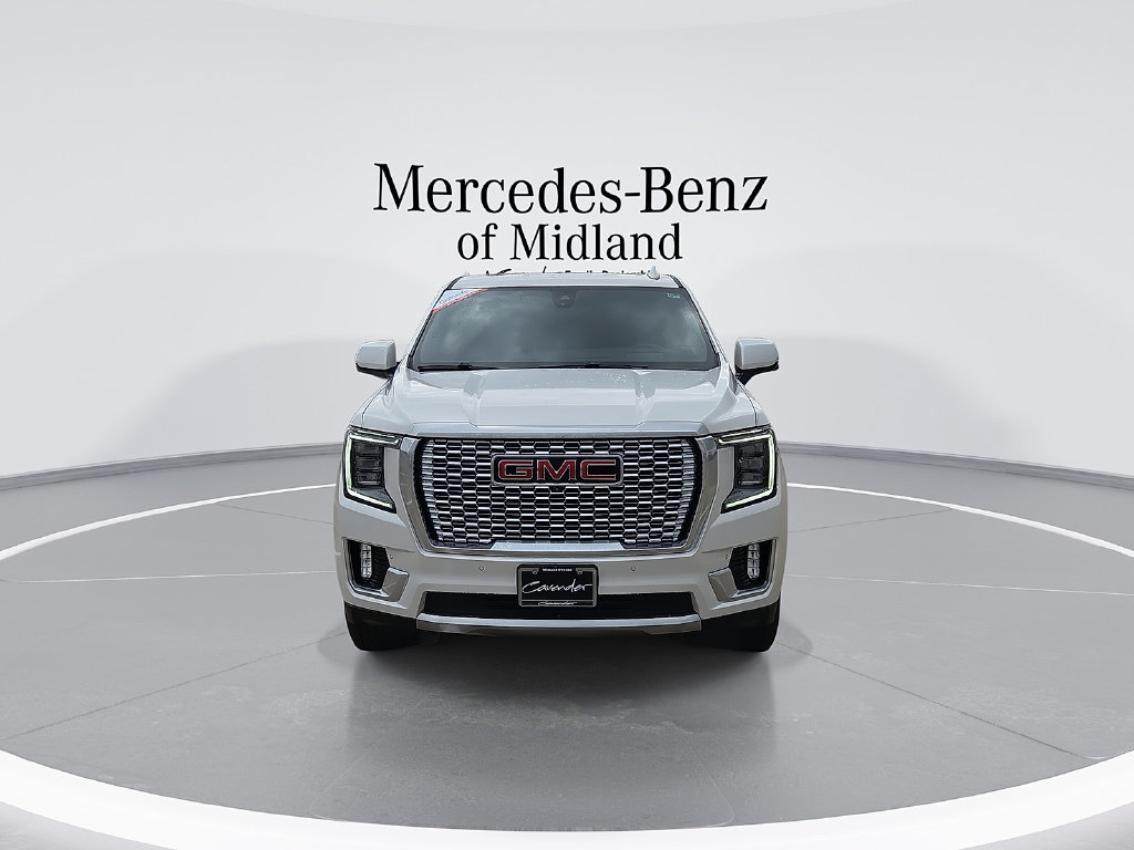 Used 2021 GMC Yukon Denali w/ Denali Premium Package AWD/4WD image 3