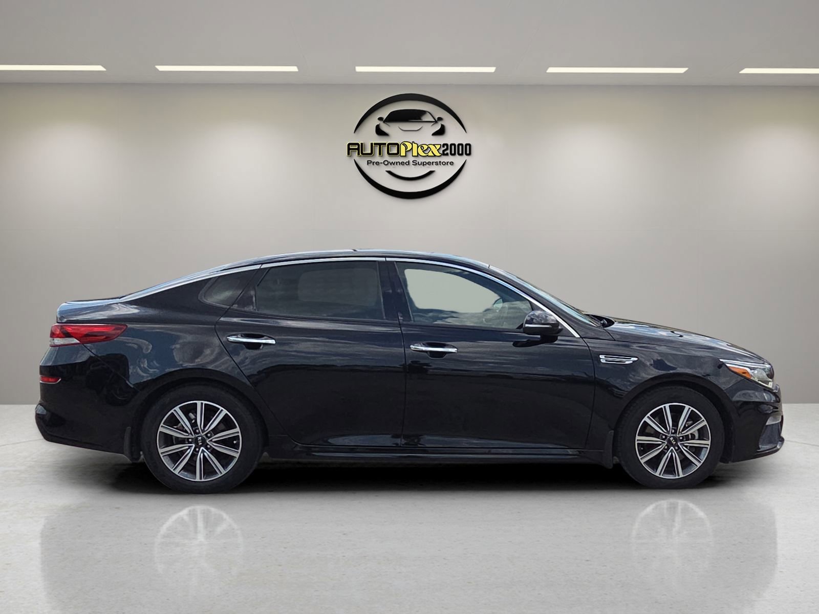 Used 2019 Kia Optima EX image 8